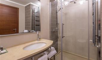 1 cama de matrimonio extragrande, clásico