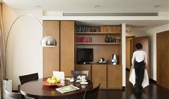 suite-1 cama de matrimonio extragrande, 2 habitaciones conectadas, dos baños, dos sofás-cama dobles