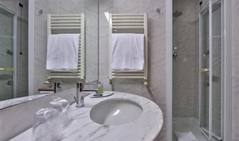 1 cama de matrimonio grande y 1 c sofá-cama, habitación triple, wi-fi de alta velocidad, caja fuerte, hervidor