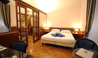 1 cama de matrimonio grande, 2 sofás cama individuales, habitación cuádruple, wi-fi de alta velocidad, caja fuerte, hervidor