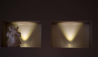 1 cama de matrimonio grande, habitación comodidad, vista interior