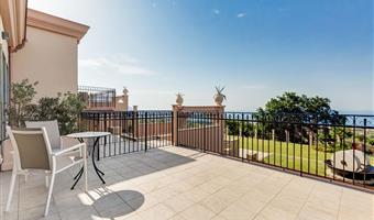 suite-1 cama de matrimonio extragrande, 2 sofás cama individuales, terraza, sala de estar, jacuzzi