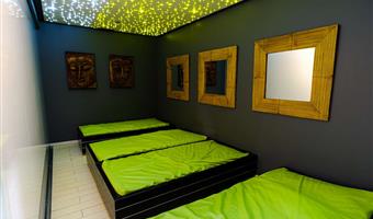 suite-1 cama de matrimonio extragrande, sofá-cama, wi-fi, televisión de pago gratis, bata de baño y zapatillas,  acceso al spa