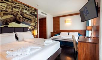 1 cama de matrimonio extragrande, suite junior, sofá-cama, wi-fi, televisión de pago gratis, bata de baño y zapatillas,  acceso al spa