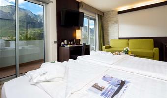 1 cama de matrimonio extragrande, suite junior, sofá-cama, wi-fi, televisión de pago gratis, bata de baño y zapatillas,  acceso al spa