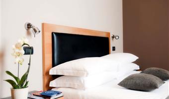 una ccama individual, no fumador, habitación estándar, cama francesa