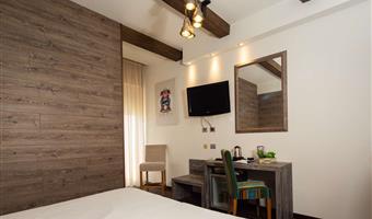 1 cama de matrimonio extragrande, deluxe room, balcón, vistas al mar, habitación con dos camas individuales a petición de los interesados