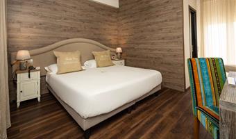 1 cama de matrimonio extragrande, deluxe room, balcón, vistas al mar, habitación con dos camas individuales a petición de los interesados