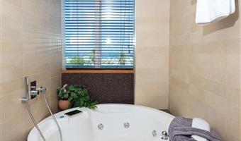 penthouse apartment  - una cama de matrimonio grande y una cama doble, ático, vistas al mar, dos dormitorios, 2 baños, jacuzzi, sofá-cama