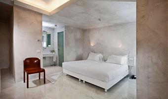 1 cama de matrimonio extragrande, no fumador, suite junior, minibar gratuito, bata de baño y zapatillas, ducha