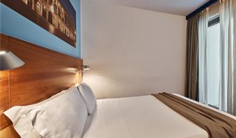 una cama matrimonial, no fumador, habitación clásica, cama francesa de 140 centímetros
