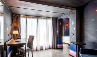 1 cama de matrimonio grande, no fumador, suite junior, minibar, bata de baño y zapatillas, cafetera y tetera