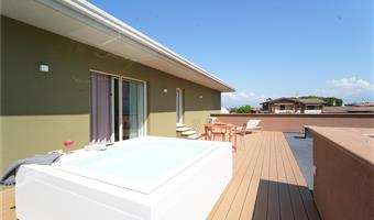 suite-1 cama de matrimonio grande, no fumador, dos sofás cama para una persona, dos terrazas, piscina privada