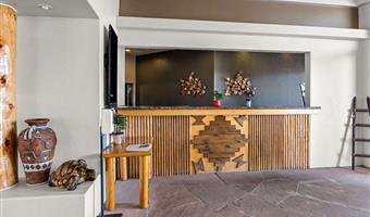 Vestíbulo del Best Western Apache Junction Inn en Apache Junction - 03143