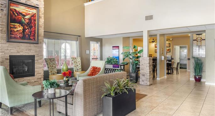 Vestíbulo del Best Western Plus Winslow Inn en Winslow - 03151