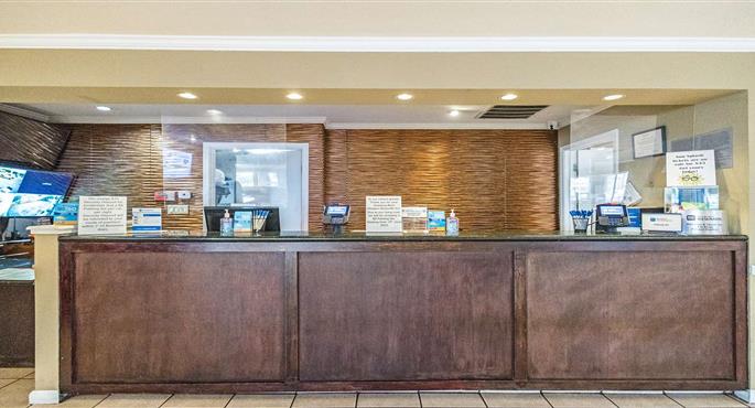 Vestíbulo del Best Western Roseville Inn en Roseville - 05230