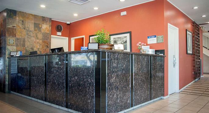 Vestíbulo del Best Western Village Inn en Fresno - 05403