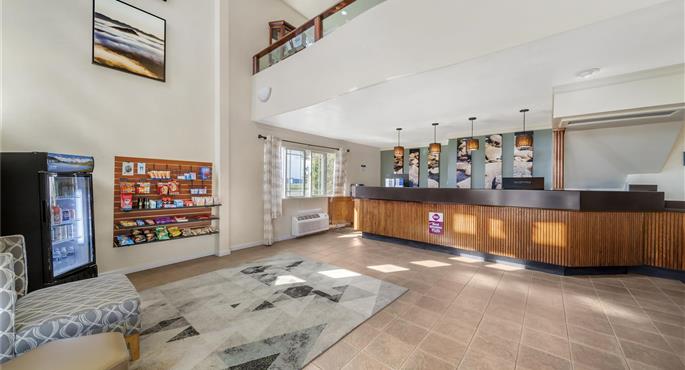 Vestíbulo del Best Western Plus Northwoods Inn en Crescent City - 05435