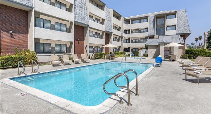 Piscina del Best Western Plus West Covina Inn - West Covina - 05473