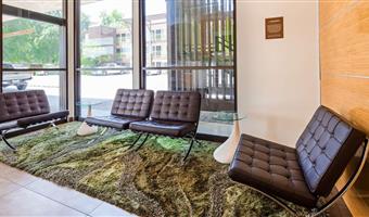 Vestíbulo del Best Western Plus Glendale en Los Angeles - 05518