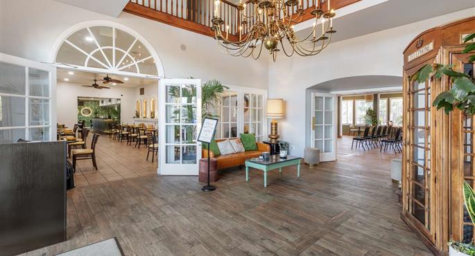 Vestíbulo del Best Western Plus Hill House en Bakersfield - 05593
