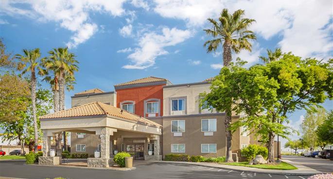 Exterior del Best Western Plus Villa Del Lago Inn Patterson - Patterson - 05596