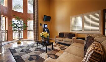 Vestíbulo del Best Western Burbank Airport Inn en North Hollywood - 05694