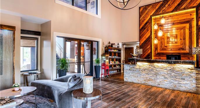 Vestíbulo del Aiden by Best Western Warm Springs Hotel and Event Center en Warm Springs - 11225
