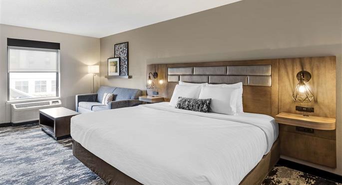 Habitación del Best Western Plus Bourbonnais Hotel & Suites - Bourbonnais - 14227