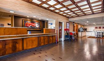 Vestíbulo del Best Western Plus Brandywine Inn & Suites en Monticello - 15078