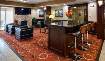 Vestíbulo del Best Western Plus Crawfordsville Hotel en Crawfordsville - 15114