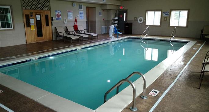 Piscina del Best Western Plus Crawfordsville Hotel - Crawfordsville - 15114