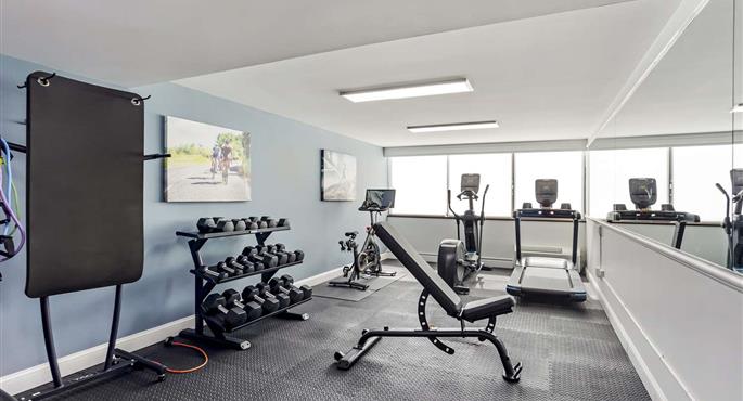 Gimnasio del Best Western Rutgers University Hotel - East Brunswick - 31075
