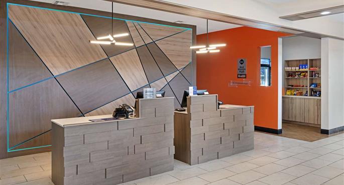Vestíbulo del Best Western Plus Executive Residency Carlsbad Hotel en Carlsbad - 32117