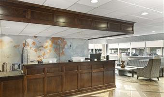 Vestíbulo del Best Western Mill River Manor en Rockville Centre - 33129