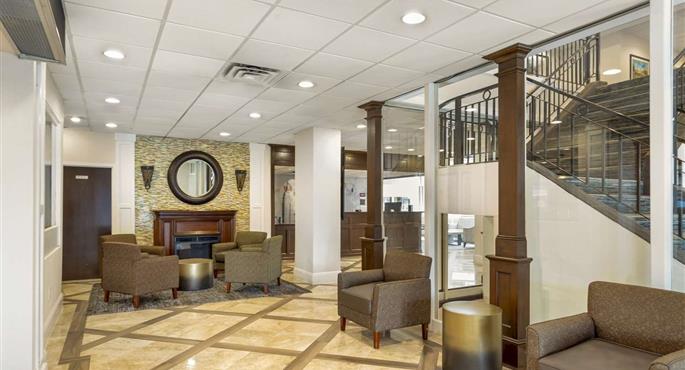 Vestíbulo del Best Western Mill River Manor en Rockville Centre - 33129