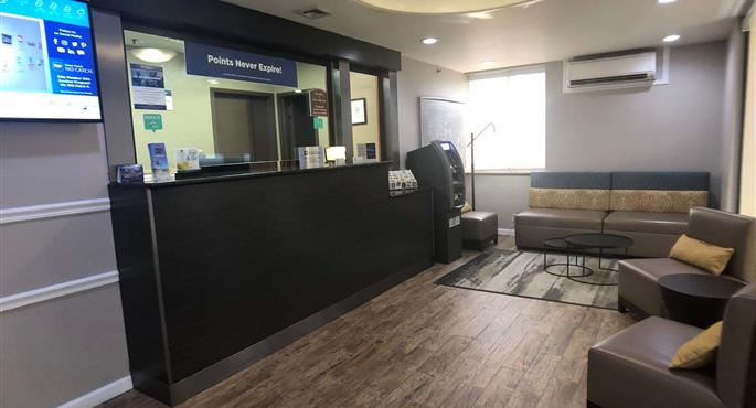 Vestíbulo del Best Western Jamaica Inn en Jamaica - 33141