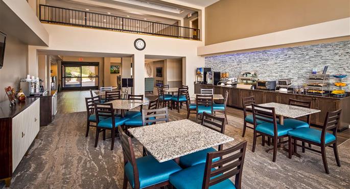 Restaurante del Best Western Plus Yadkin Valley Inn & Suites - Jonesville - 34170