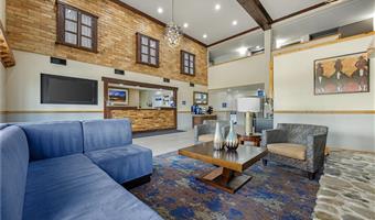 Vestíbulo del Best Western Woodburn en Woodburn - 38160