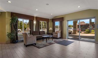 Vestíbulo del Best Western Cottage Grove Inn en Cottage Grove - 38163