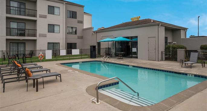 Piscina del Best Western Spartanburg Northwest - Spartanburg - 41111