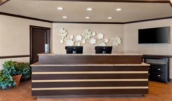 Vestíbulo del Best Western Newport Inn en Newport - 43078