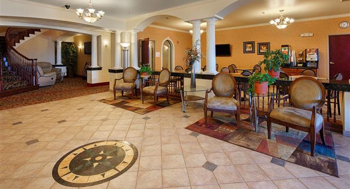 Vestíbulo del Best Western Henrietta Inn & Suites en Henrietta - 44592