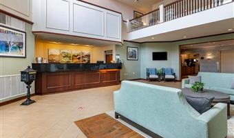 Vestíbulo del Best Western Plus Inn at Hunt Ridge en Lexington - 47092