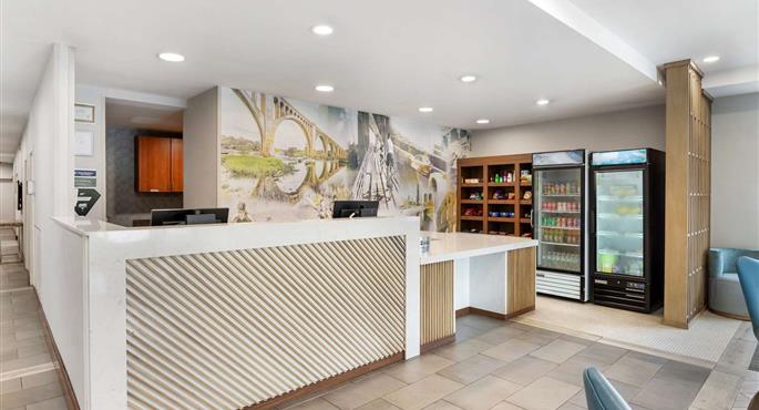 Vestíbulo del Best Western Premier Richmond City Gateway en Richmond - 47152