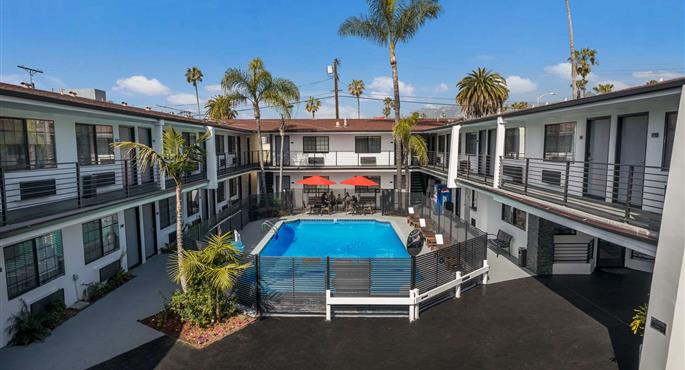 Exterior del Sunset West Hotel, SureStay Collection by Best Western - Los Angeles - 52011
