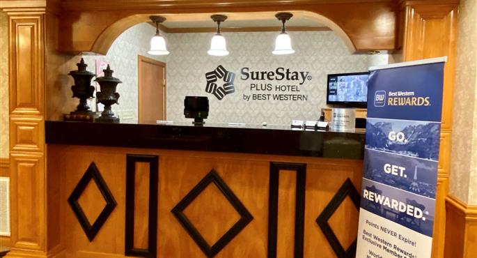Vestíbulo del SureStay Plus by Best Western Warner Robins AFB en Warner Robins - 55040
