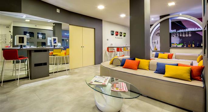 Vestíbulo del Hotel La Villa, Sure Hotel Collection by Best Western en Ivrea - 56303