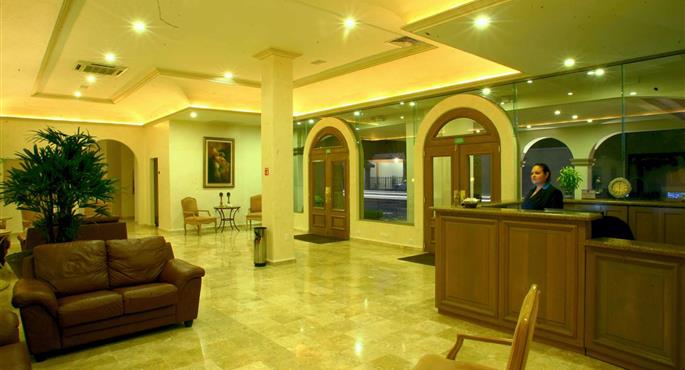 Vestíbulo del Best Western Centro Cadereyta en Cadereyta Jimenez - 70172