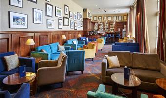 Bar o lounge del Best Western Hotel Hermitage - Montreuil Sur Mer - 93677